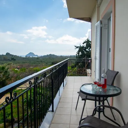 Family Private Homes & Sea View By 