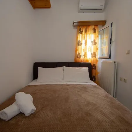 Family Private Homes & Sea View By 