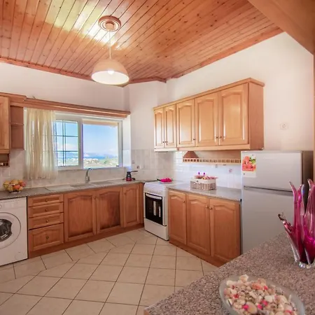Family Private Homes & Sea View By 