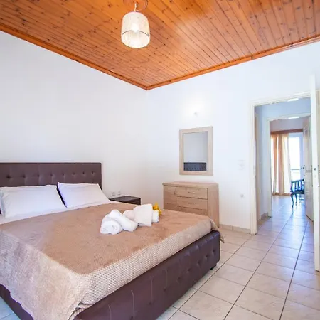 Family Private Homes & Sea View By 