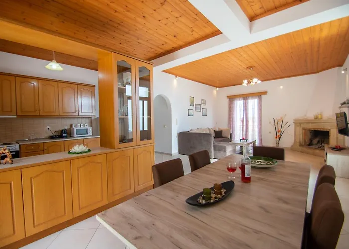 Family Private Homes & Sea View By 