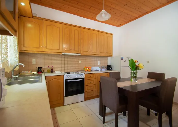 Family Private Homes & Sea View By 