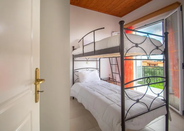 Family Private Homes & Sea View By 