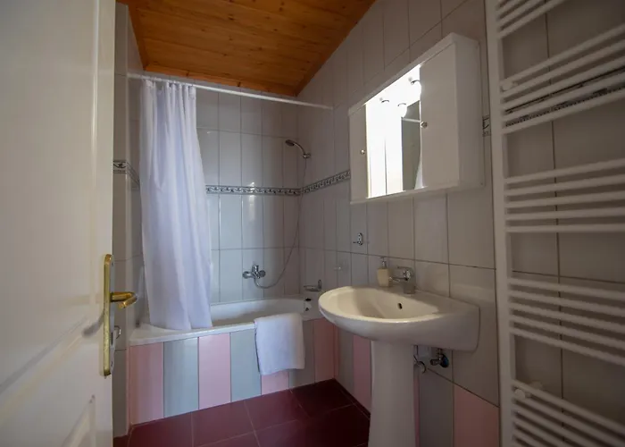 Family Private Homes & Sea View By 