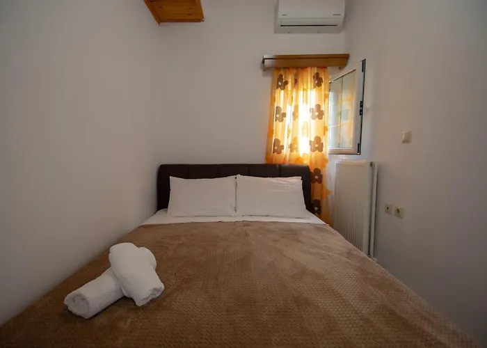 Family Private Homes & Sea View By 