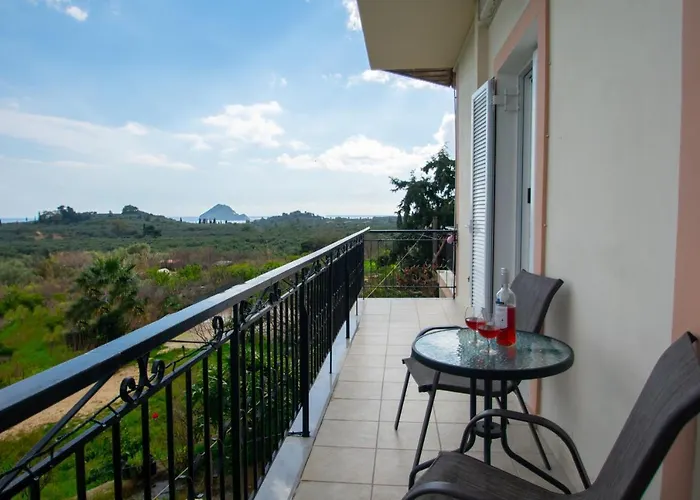 Family Private Homes & Sea View By 