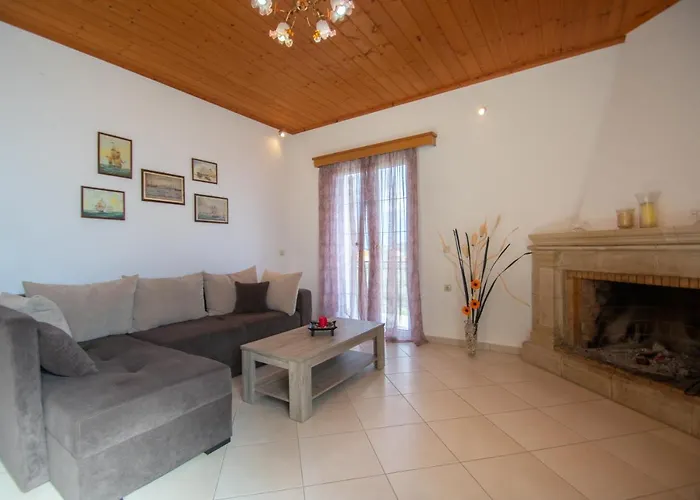 Family Private Homes & Sea View By 