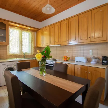 Family Private Homes & Sea View By 