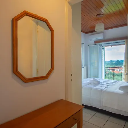 Family Private Homes & Sea View By 