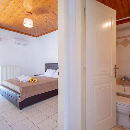Family Private Homes & Sea View By 