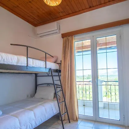 Family Private Homes & Sea View By 