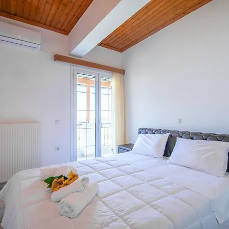 Family Private Homes & Sea View By 