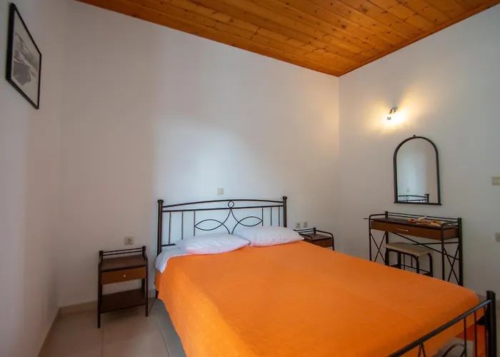 Family Private Homes & Sea View By 