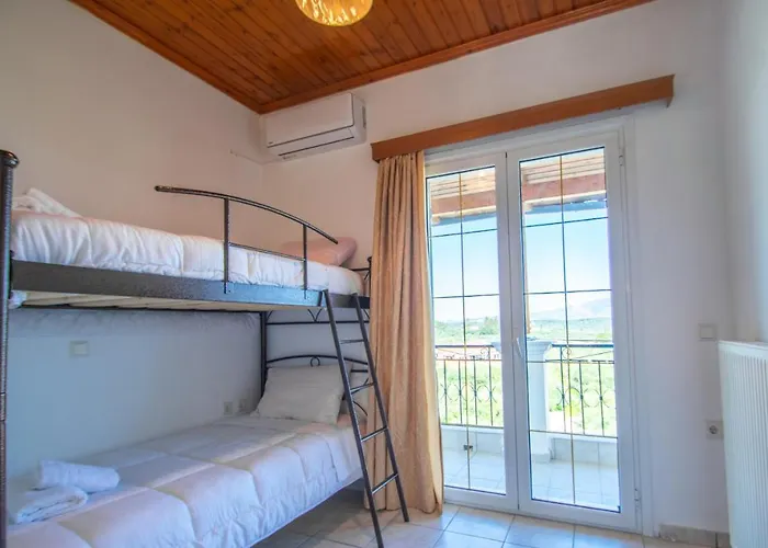 Family Private Homes & Sea View By 