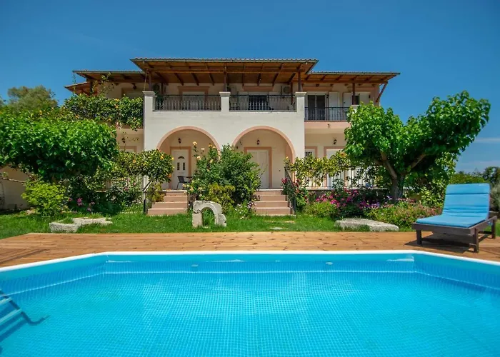 Family Private Homes & Sea View By 